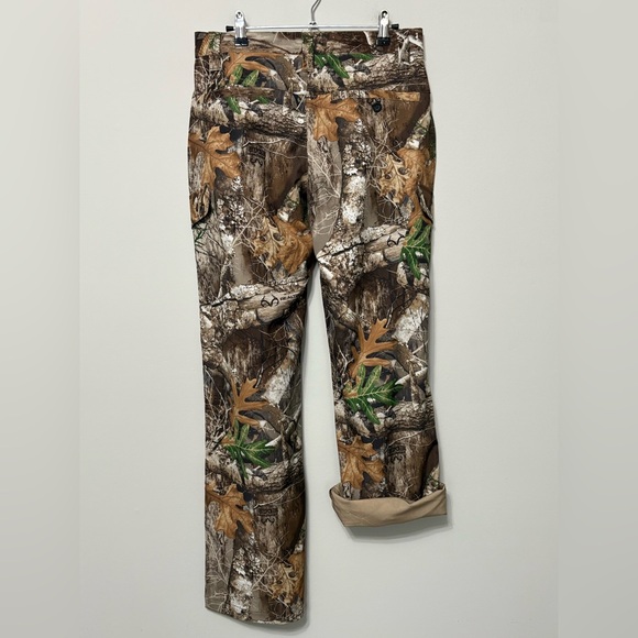 Realtree Women's Camouflage Hunting Pants - Picture 7 of 8